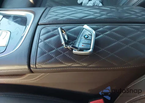 2020 BMW 750I xDrive z USA, uszkodzony, nr VIN WBA7U2C00LCD53500